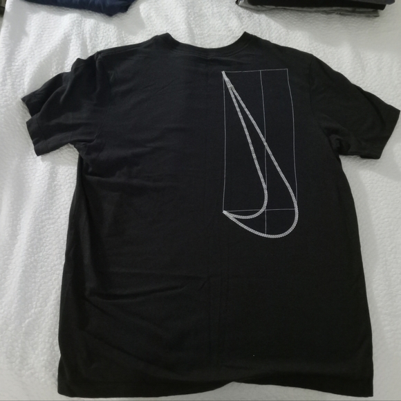 Nike tee T shirt - Picture 2 of 2
